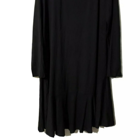 Black peplum dress plus size - Picture 2 of 2